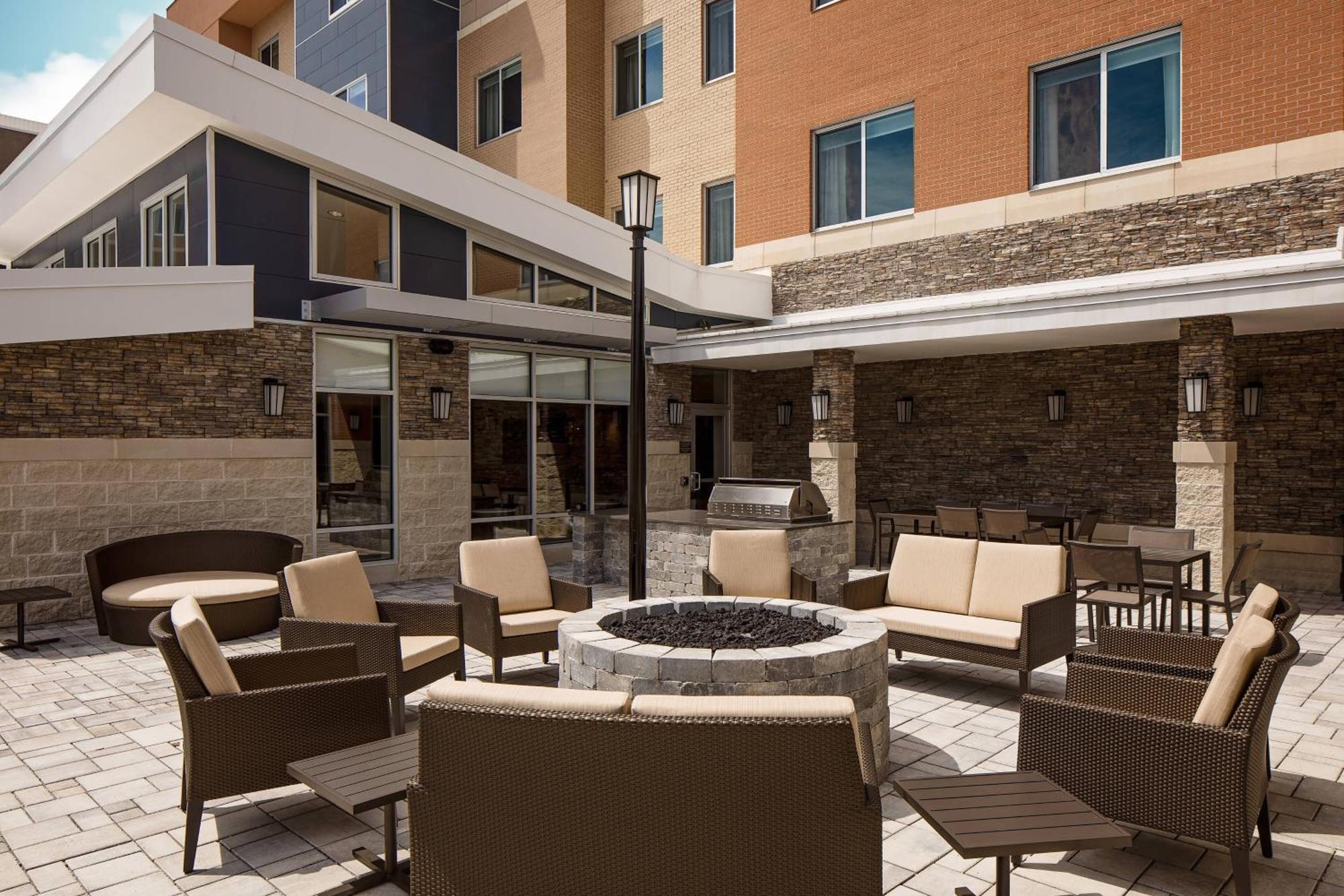 Residence Inn By Marriott Detroit Farmington Hills Exterior photo